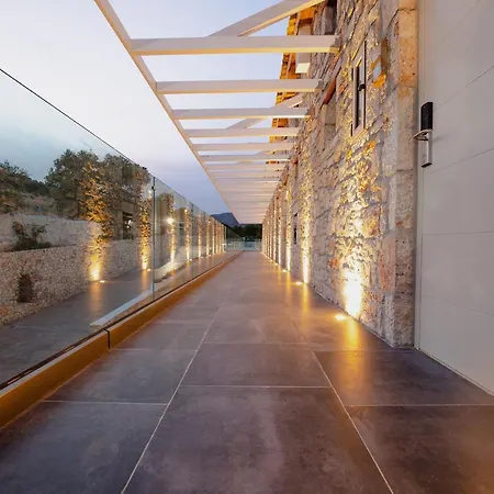 Aliv Stone & Ayos Nikolaos