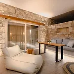 Aliv Stone & Άγιος Νικόλαος