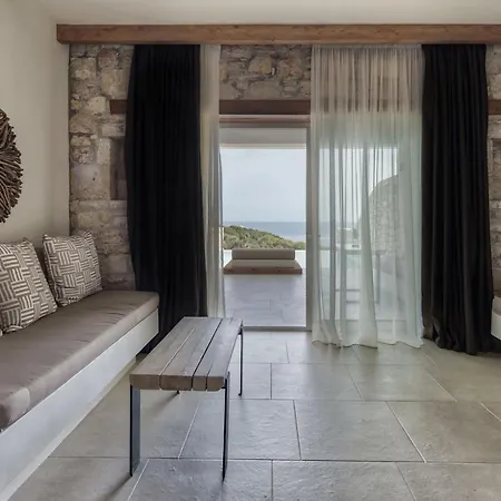 Aliv Stone & Hotel 4*