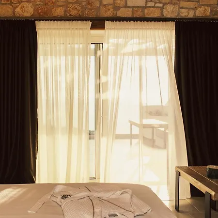 Aliv Stone & אגיוס ניקולאוס